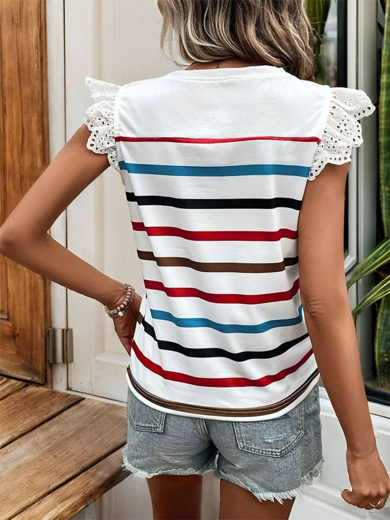 T-shirt rayé à col rond et manches courtes