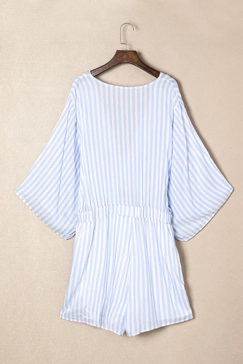 Combinaison à manches kimono rayées avec nœud