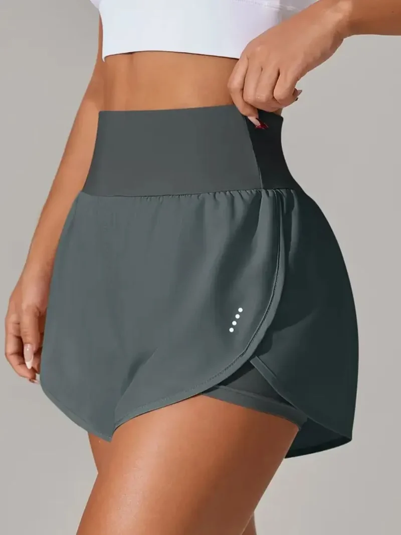 Short actif taille haute à poches