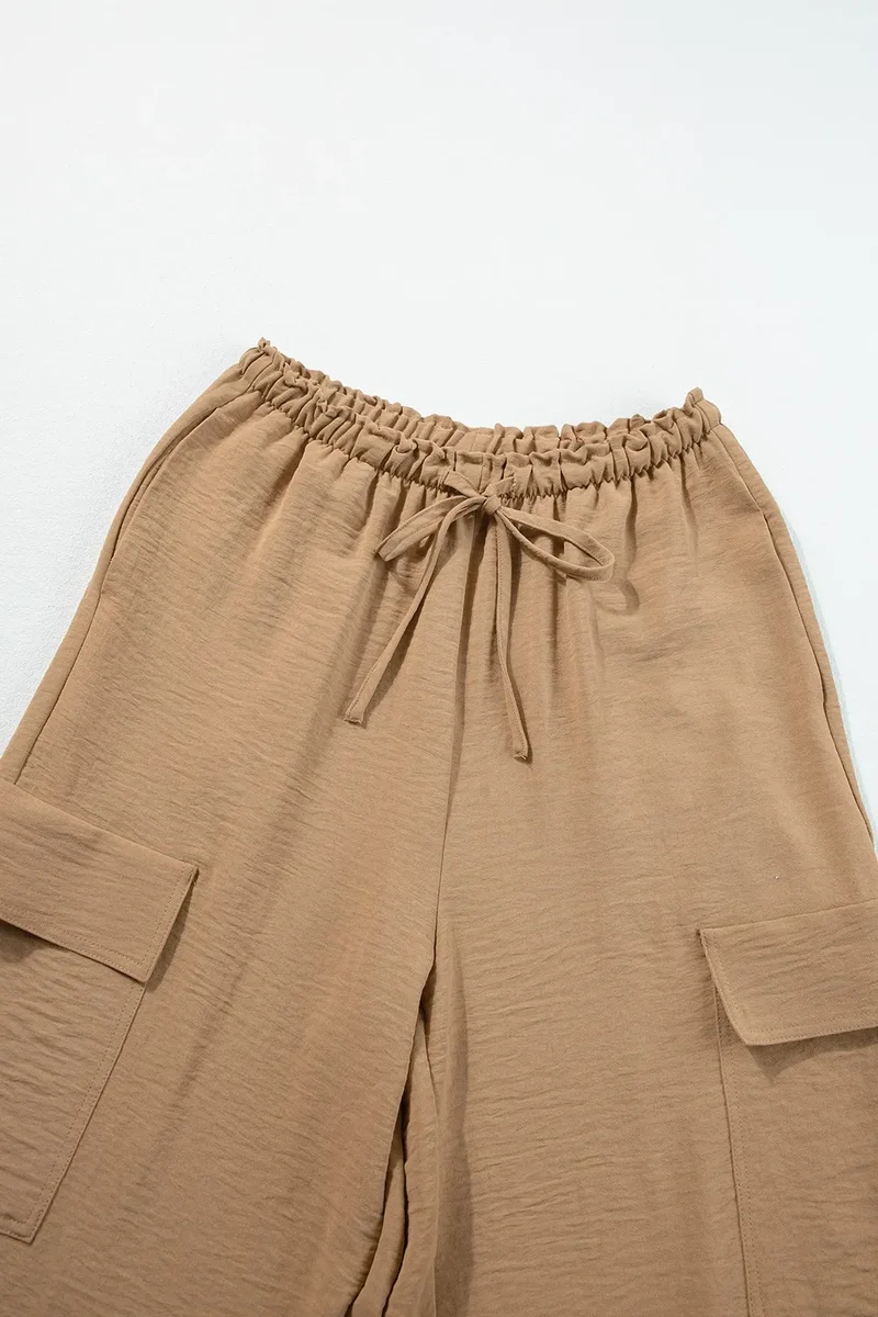 Pantalon utilitaire à jambes larges avec cordon de serrage et taille à volants
