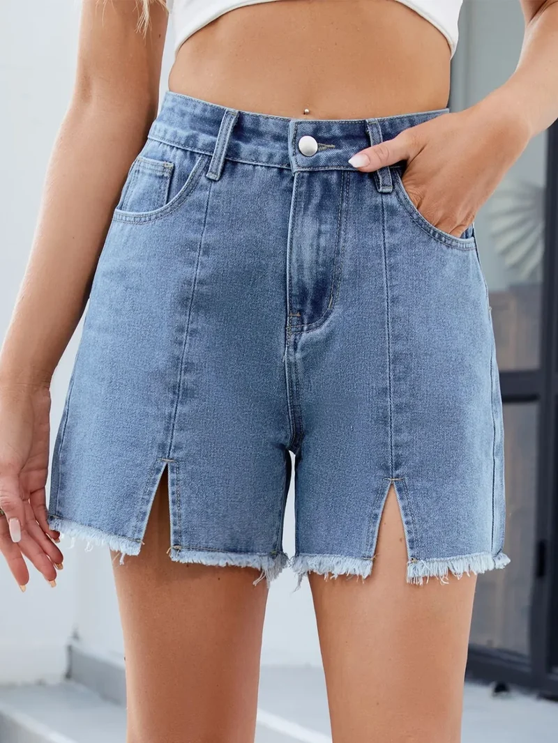 Short en jean fendu à ourlet brut