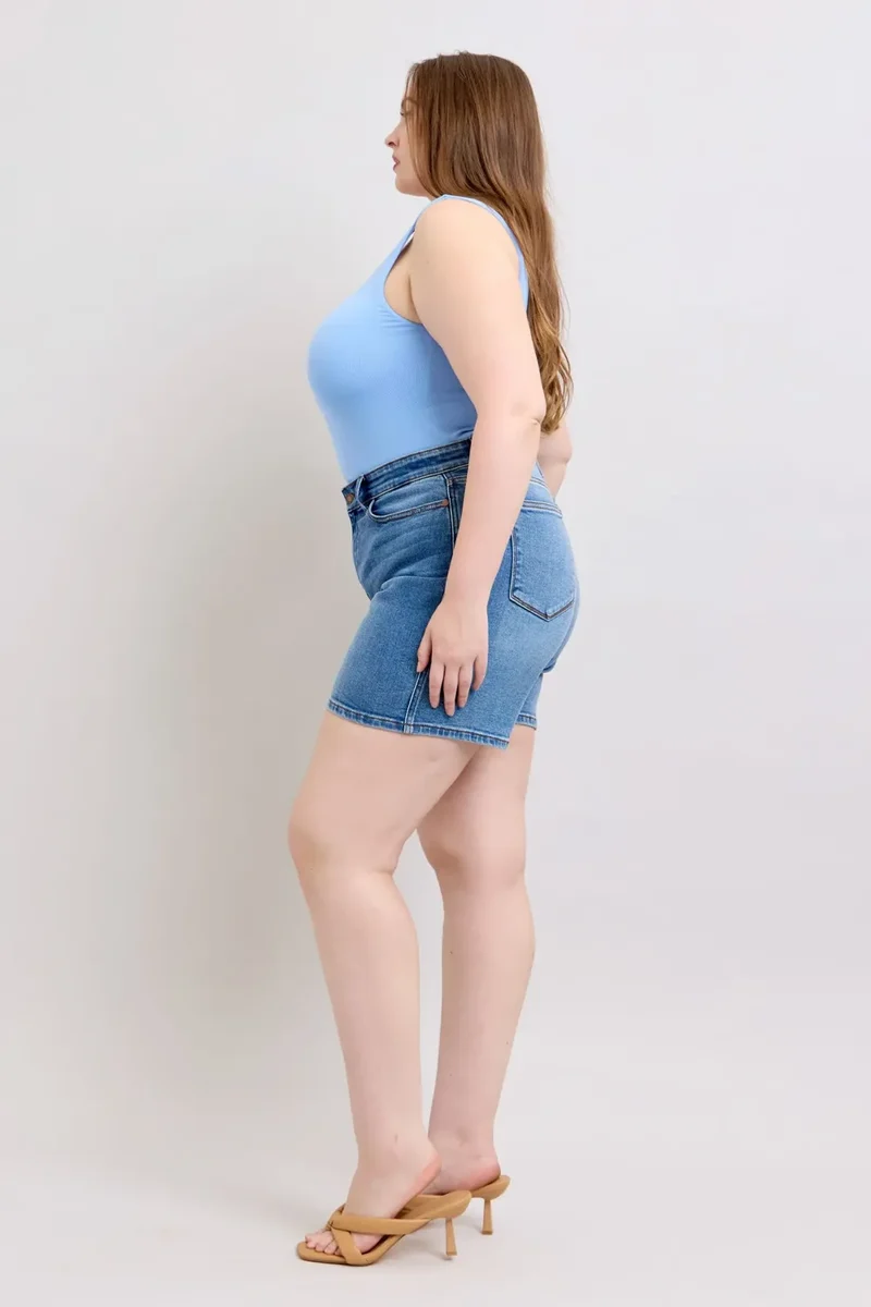 Short en jean bleu Judy à 2 boutons et poches, grande taille