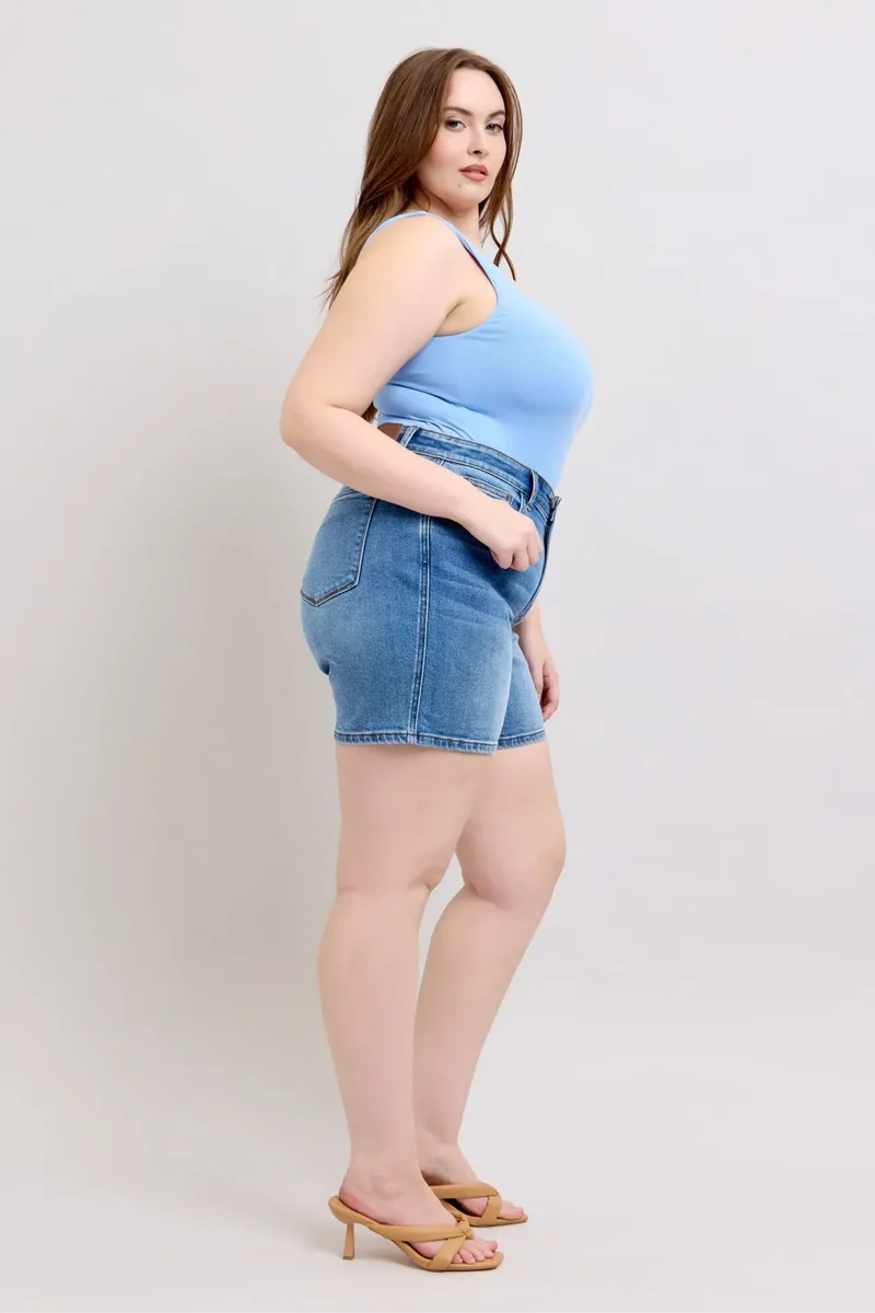 Short en jean bleu Judy à 2 boutons et poches, grande taille