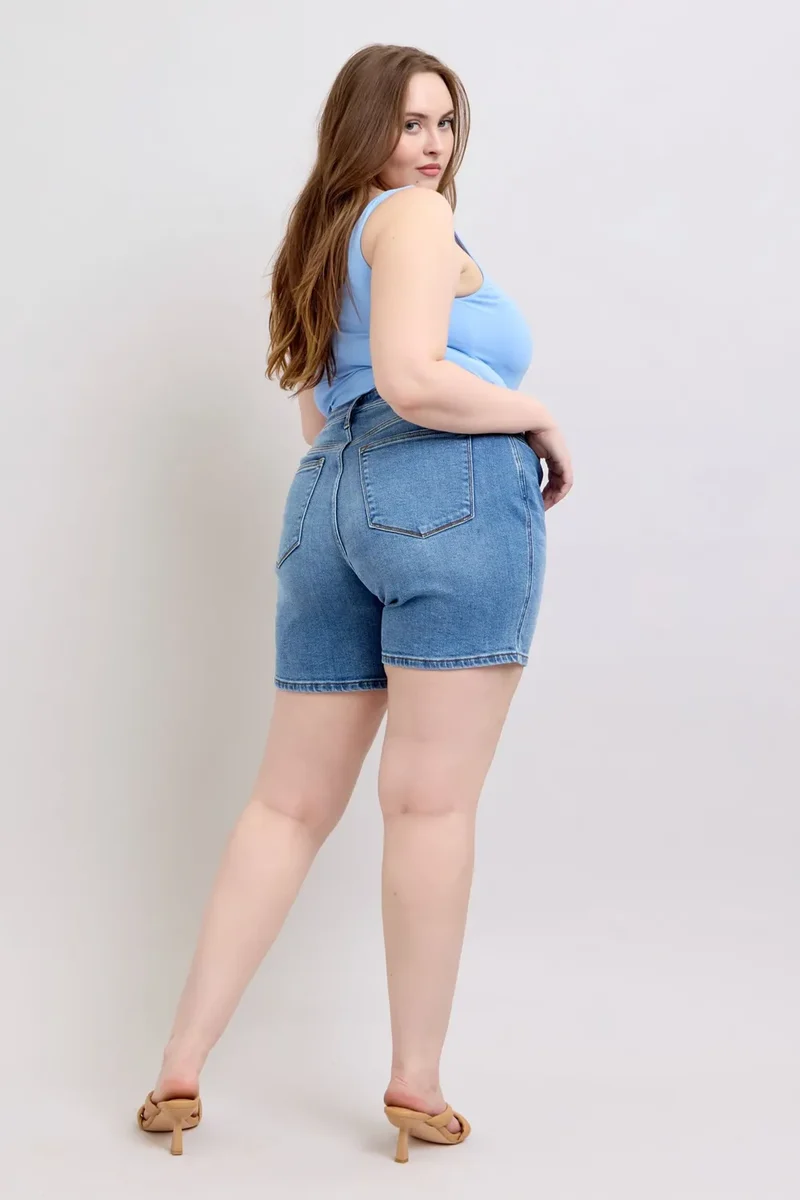 Short en jean bleu Judy à 2 boutons et poches, grande taille
