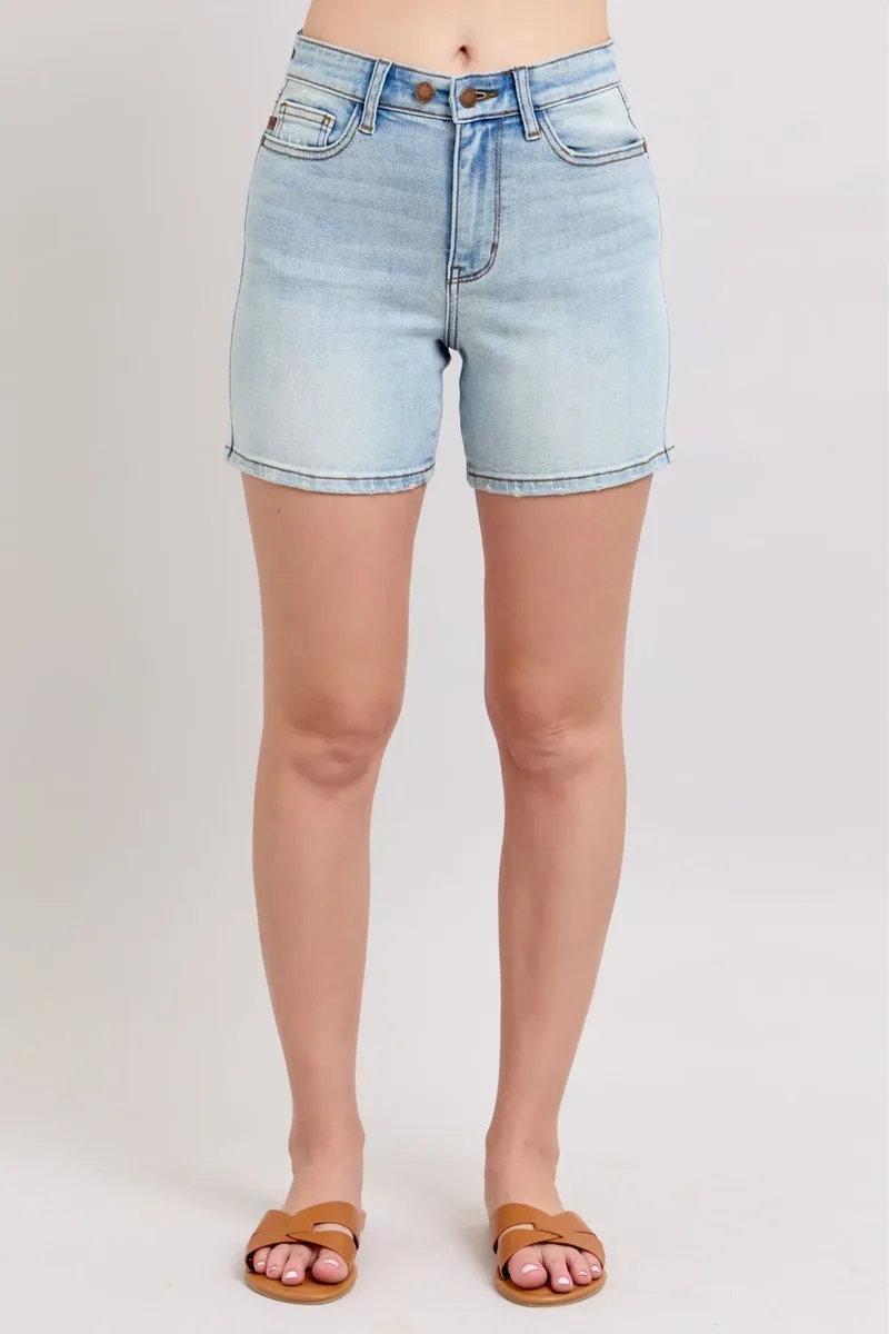 Short en jean bleu Judy à 2 boutons et poches, grande taille