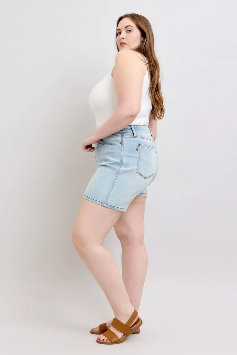 Short en jean bleu Judy à 2 boutons et poches, grande taille