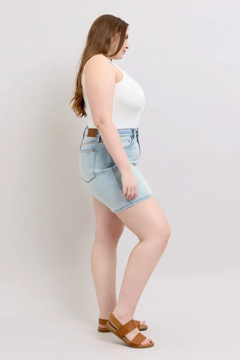 Short en jean bleu Judy à 2 boutons et poches, grande taille