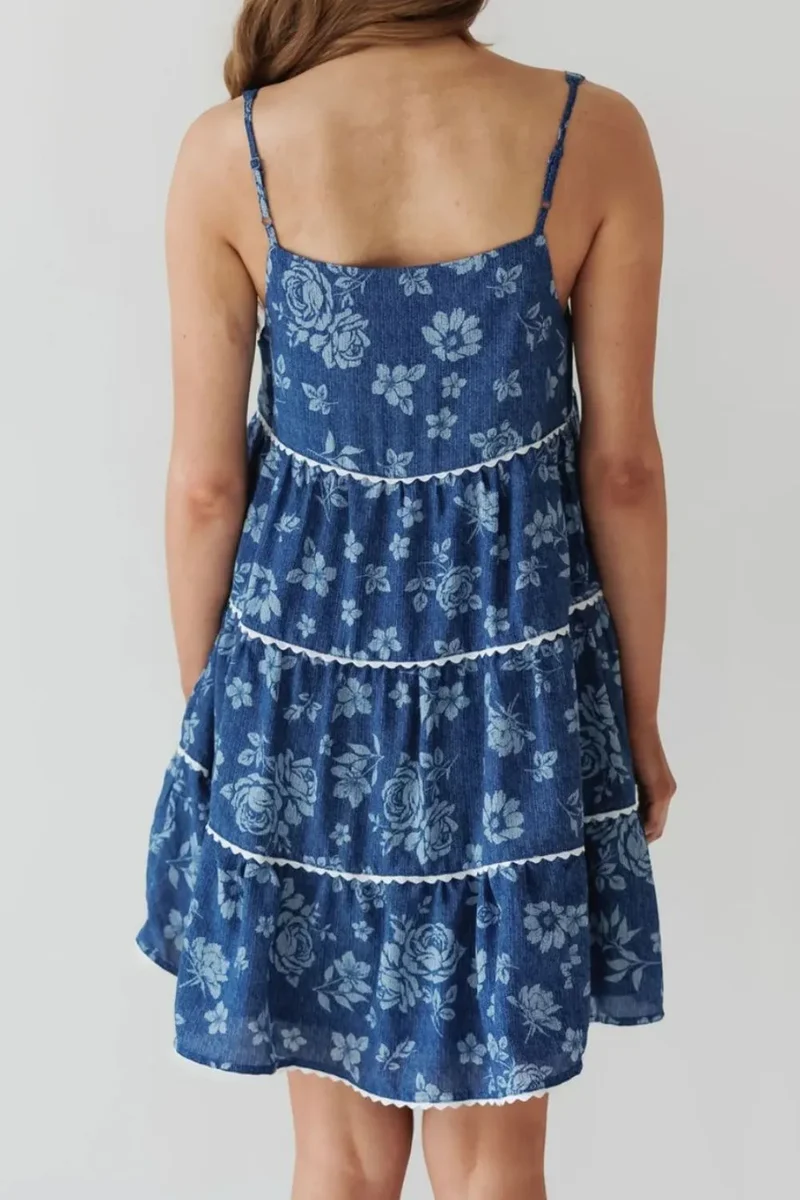Robe en jean à fleurs et col carré
