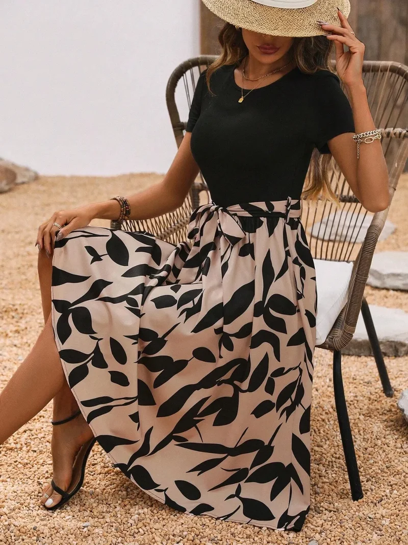 Robe midi imprimée à col rond et manches courtes