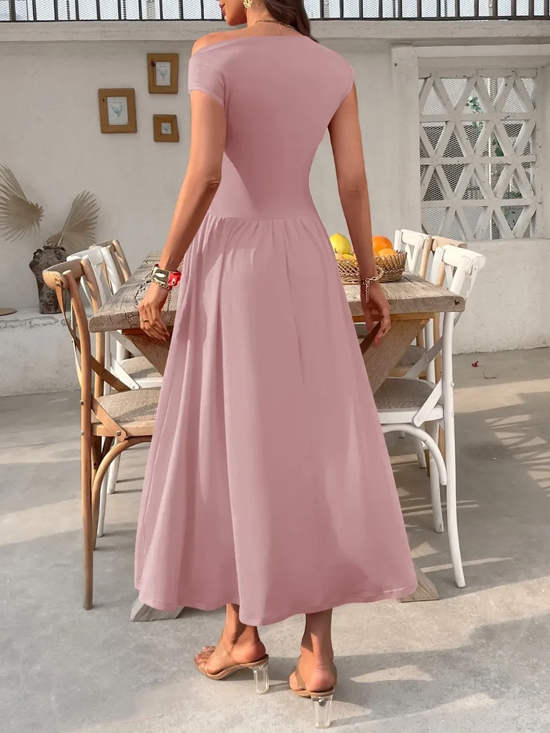 Robe à une épaule avec poches