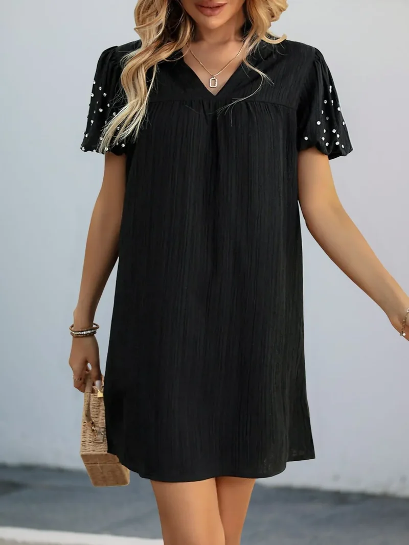 Mini-robe texturée à manches courtes et col en V