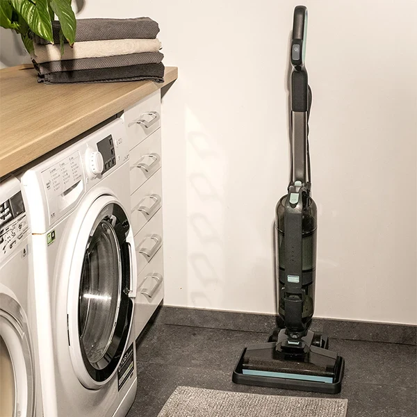 Aspirateur balai laveur filaire DOH143 Livoo