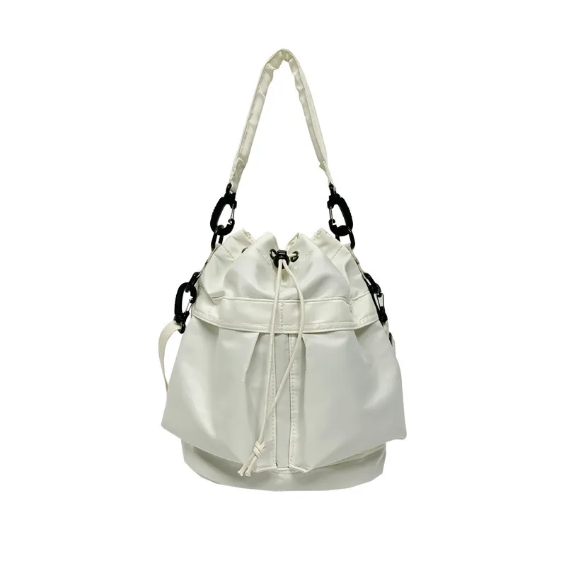 Sac seau en nylon avec cordon de serrage
