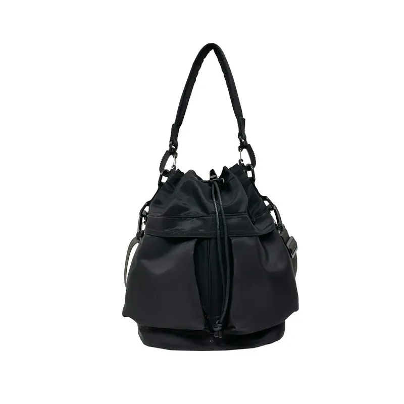 Sac seau en nylon avec cordon de serrage