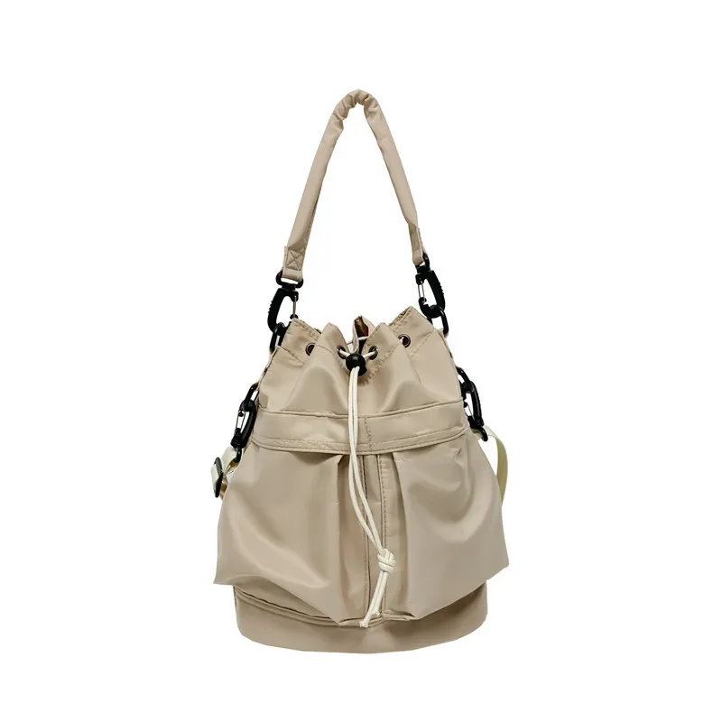 Sac seau en nylon avec cordon de serrage