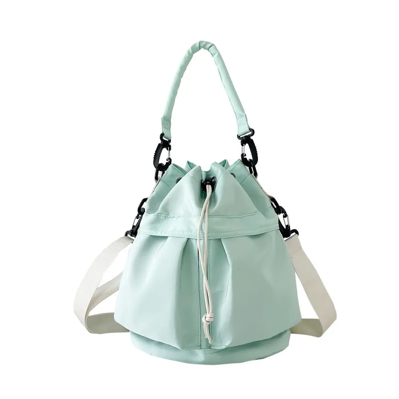Sac seau en nylon avec cordon de serrage