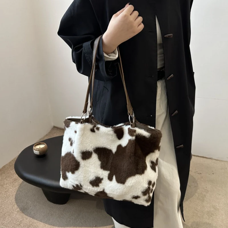 Sac fourre-tout en fourrure à imprimé vache