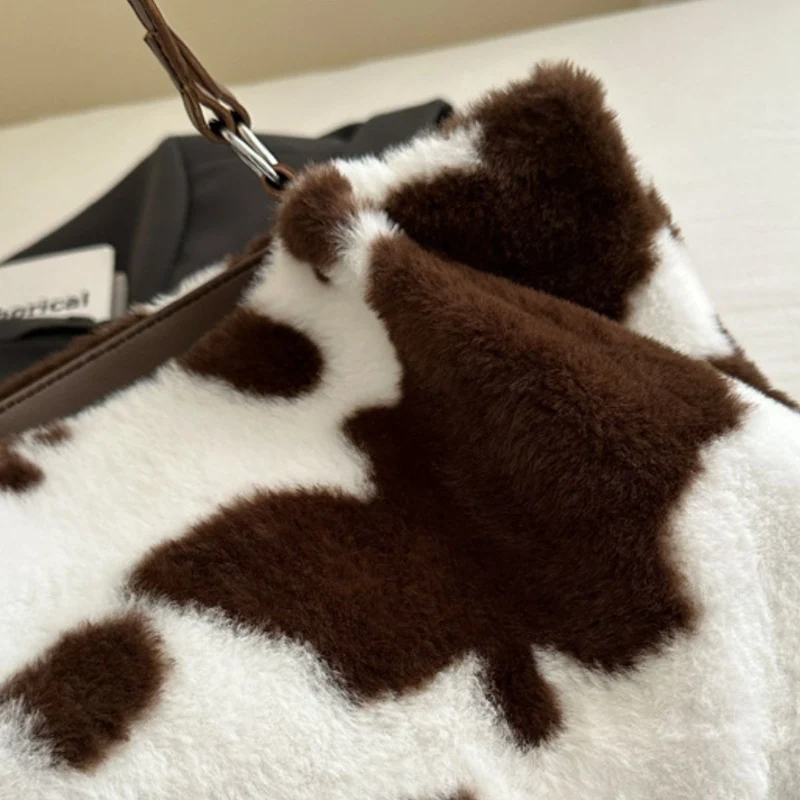 Sac fourre-tout en fourrure à imprimé vache