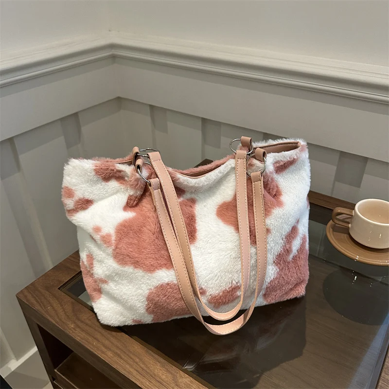 Sac fourre-tout en fourrure à imprimé vache