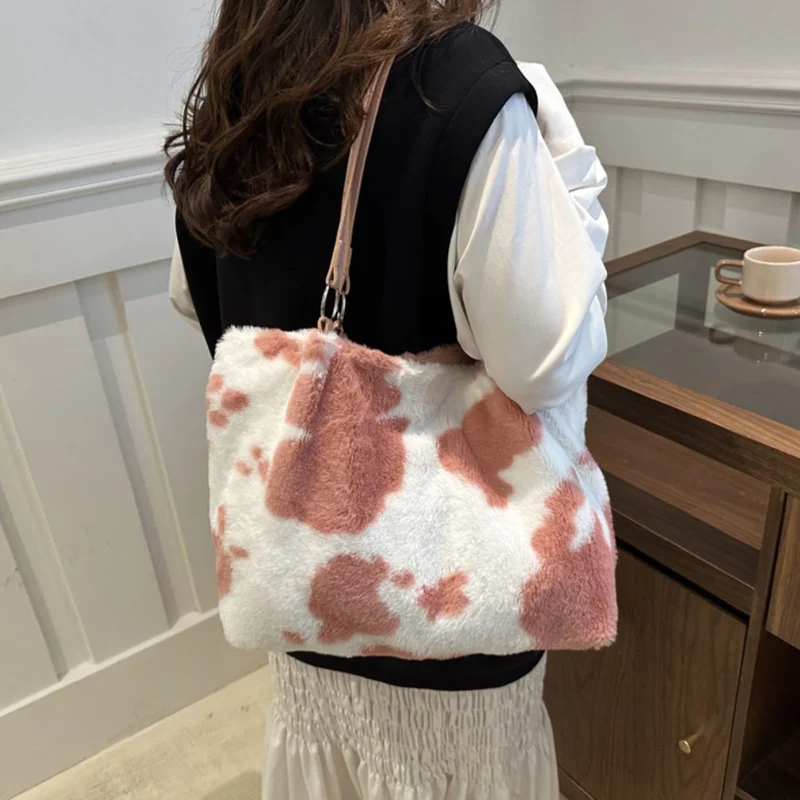 Sac fourre-tout en fourrure à imprimé vache