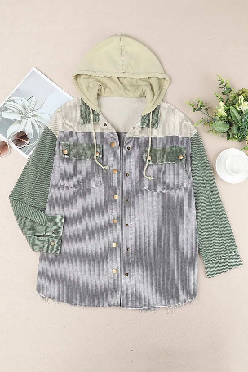 Veste-chemise à capuche en velours côtelé avec boutons-pression sur le devant