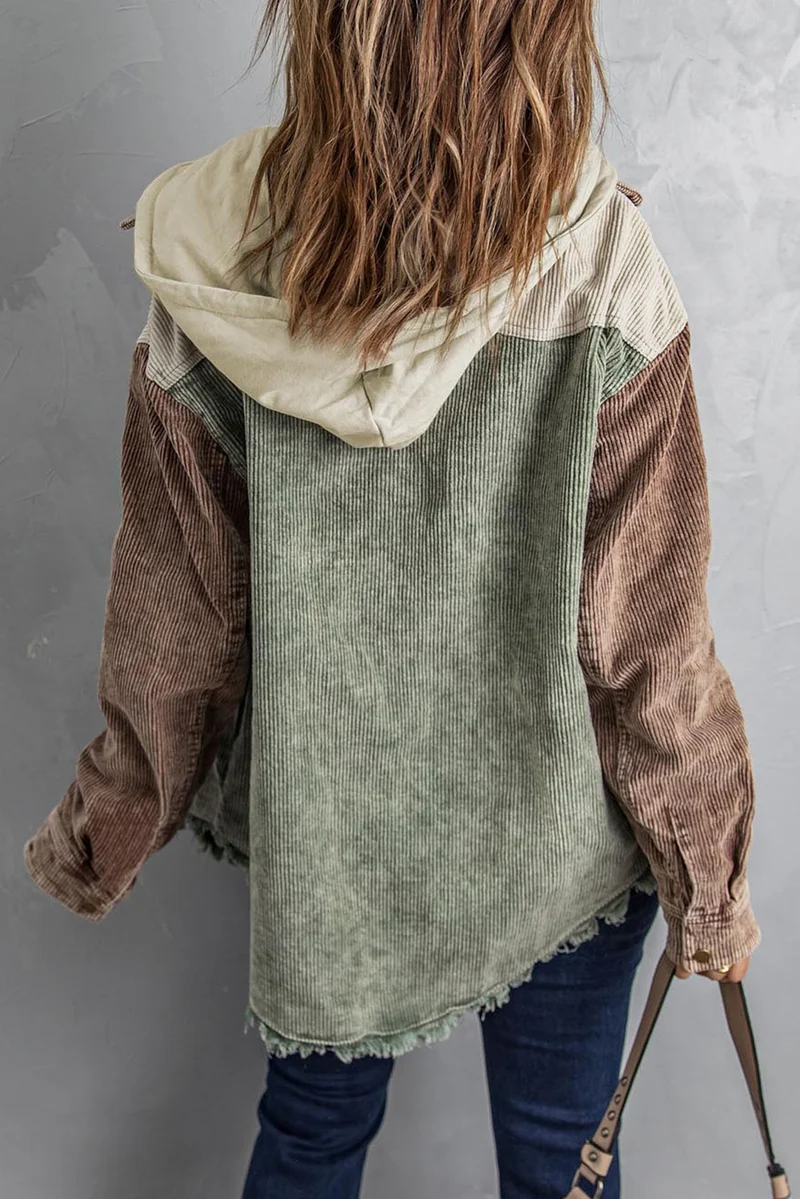 Veste-chemise à capuche en velours côtelé avec boutons-pression sur le devant