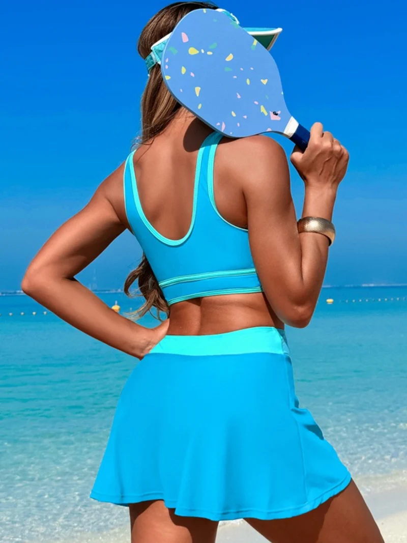 Ensemble de bain haut à col rond et jupe-short