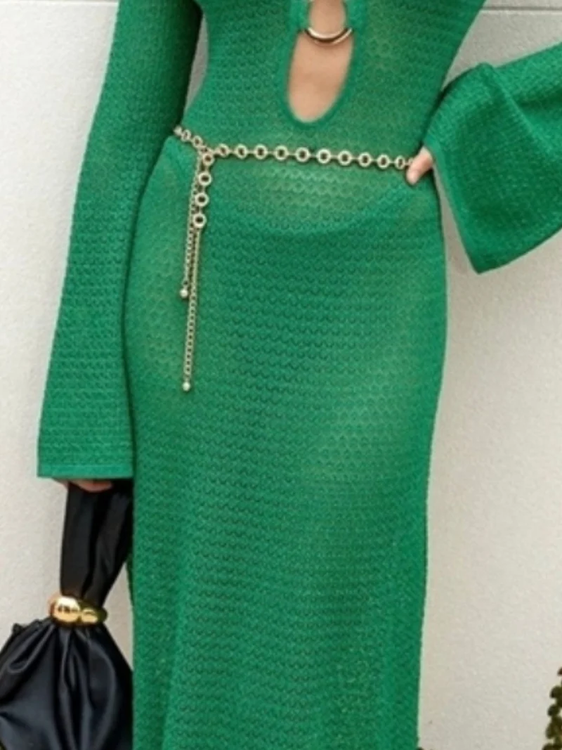 Robe cache-maillot fendue à manches évasées