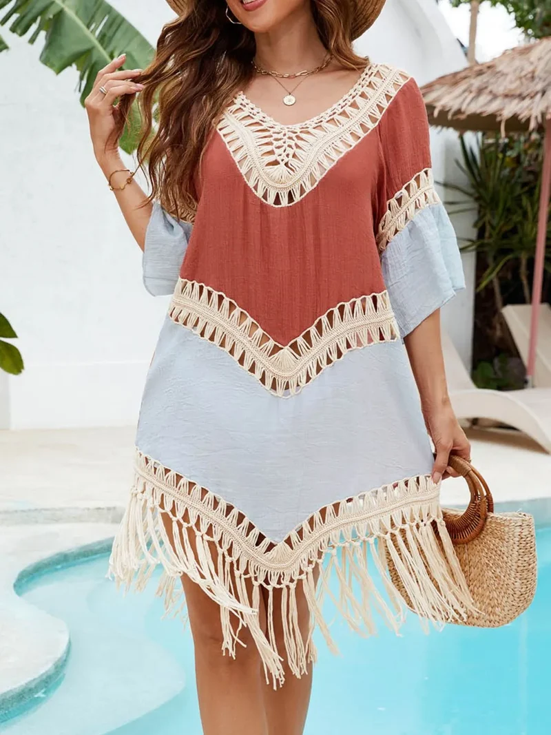 Cache-maillot dos nu avec ourlet à pompons et col en V