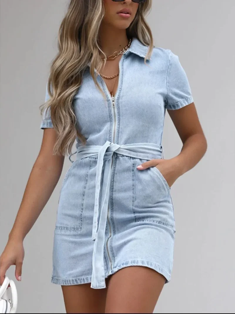 Robe en jean à manches courtes et fermeture éclair sur le devant, grande taille