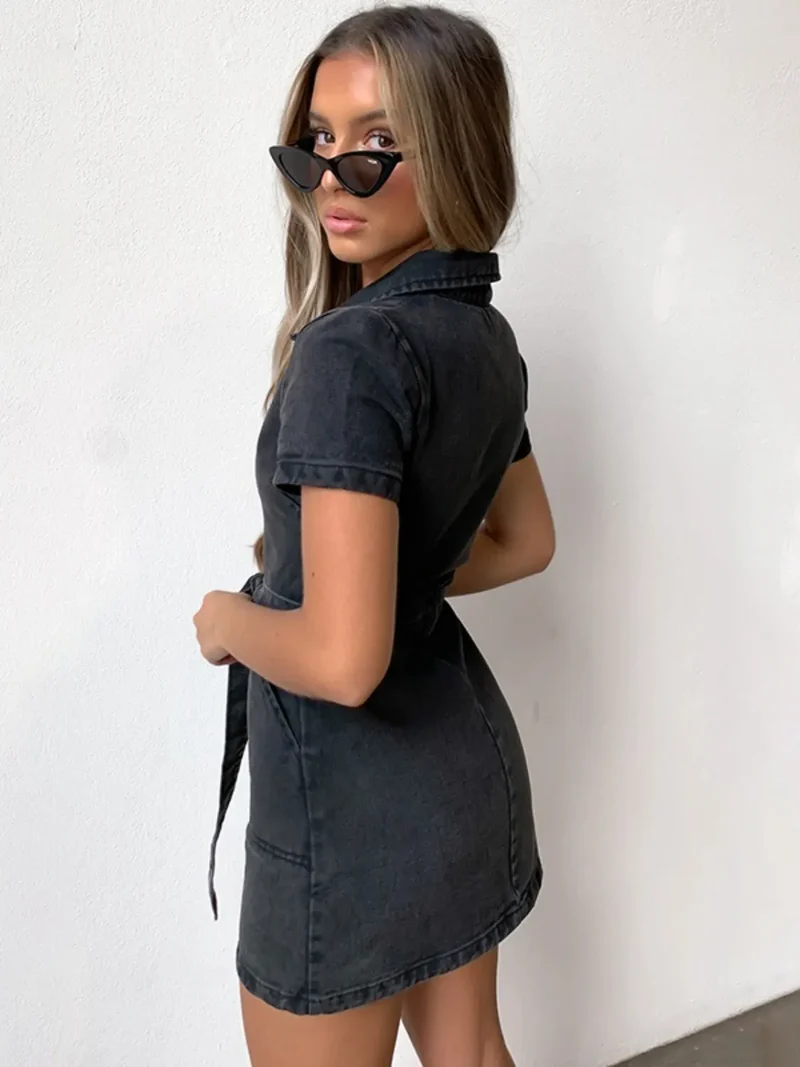 Robe en jean à manches courtes et fermeture éclair sur le devant, grande taille