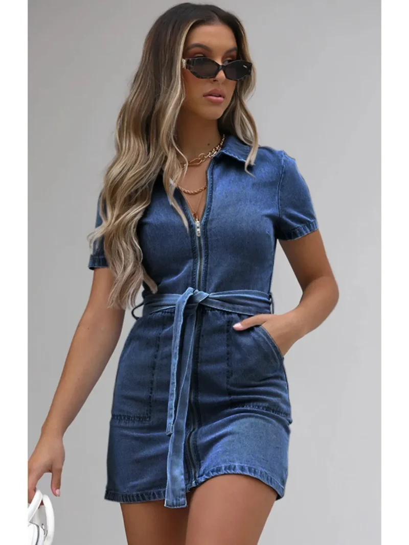 Robe en jean à manches courtes et fermeture éclair sur le devant, grande taille