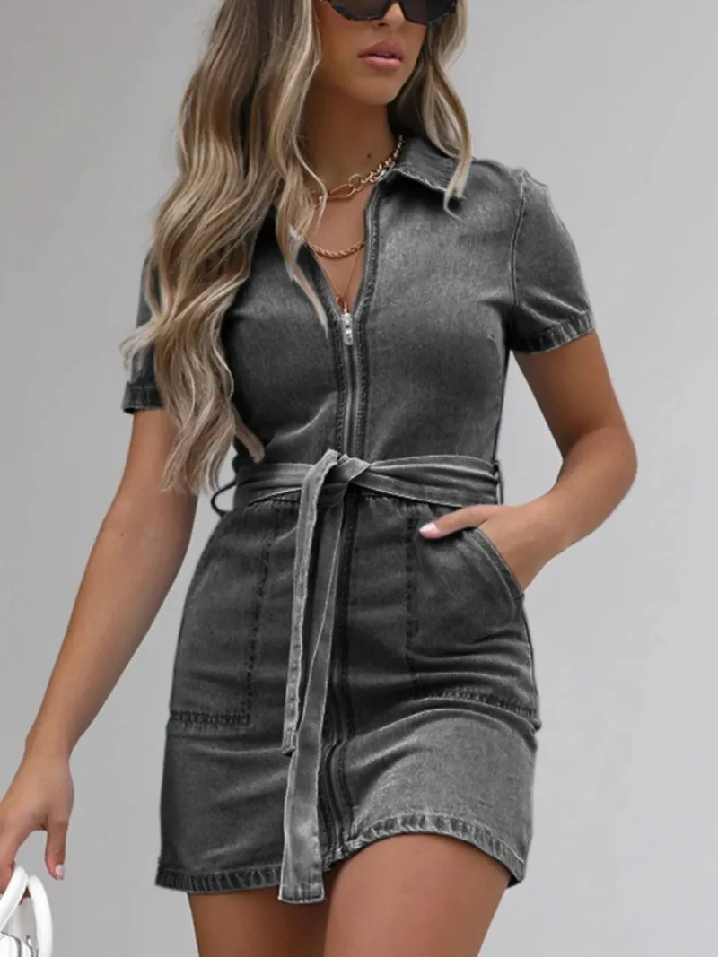 Robe en jean à manches courtes et fermeture éclair sur le devant, grande taille