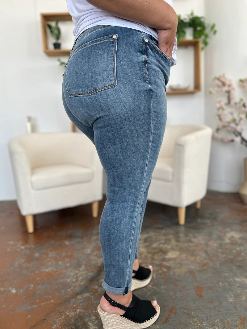 Jean slim Judy Blue taille haute à ourlet retroussé