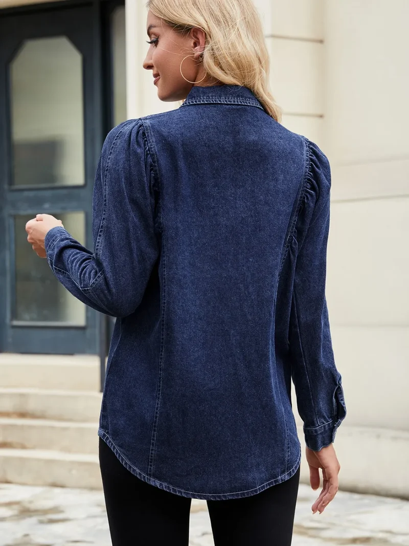 Chemise en jean à col boutonné