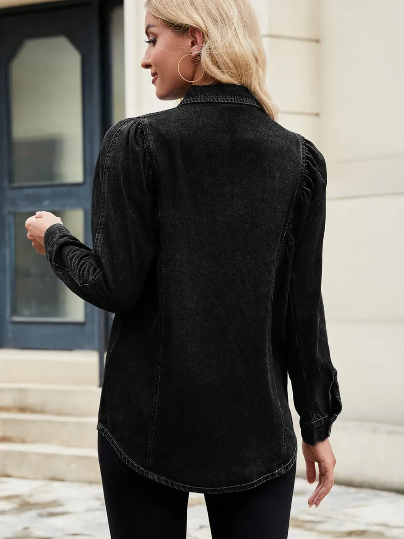 Chemise en jean à col boutonné
