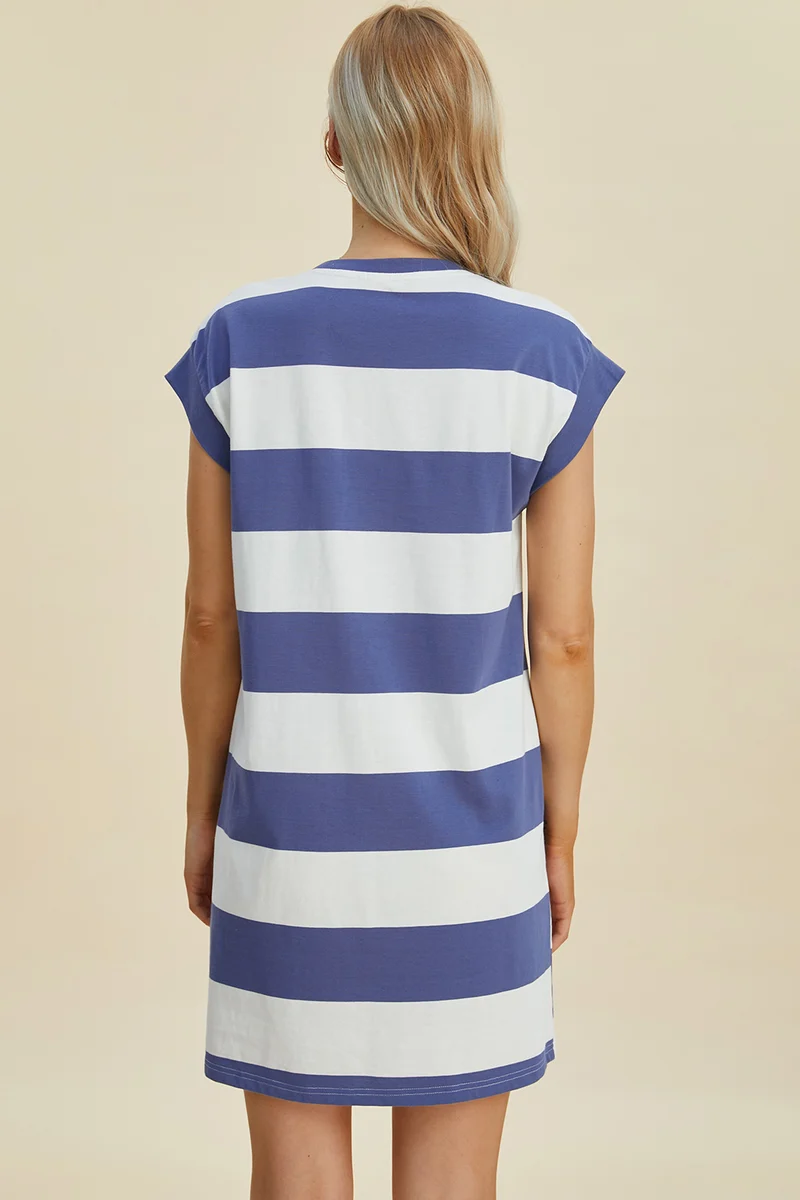 Mini-robe rayée à col rond et manches courtes Basic Bae