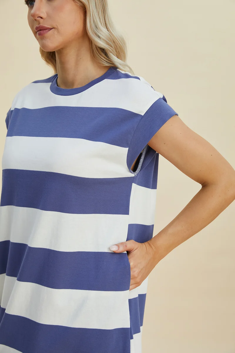 Mini-robe rayée à col rond et manches courtes Basic Bae
