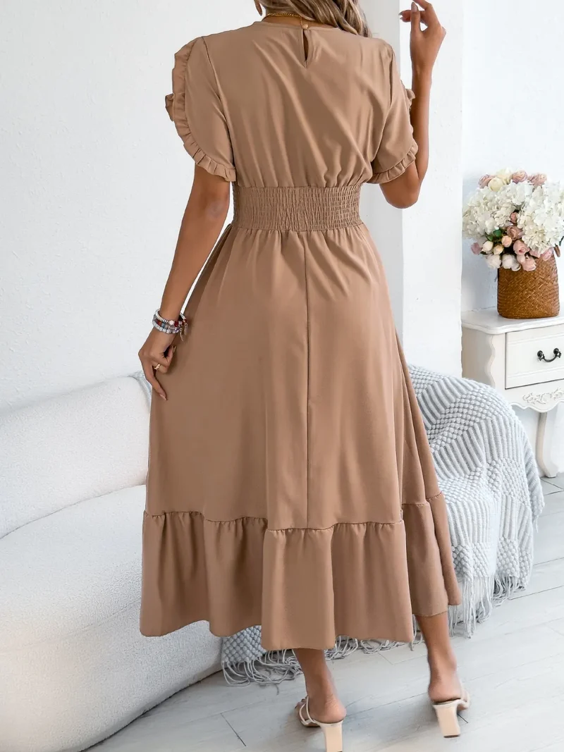 Robe mi-longue à volants et col rond