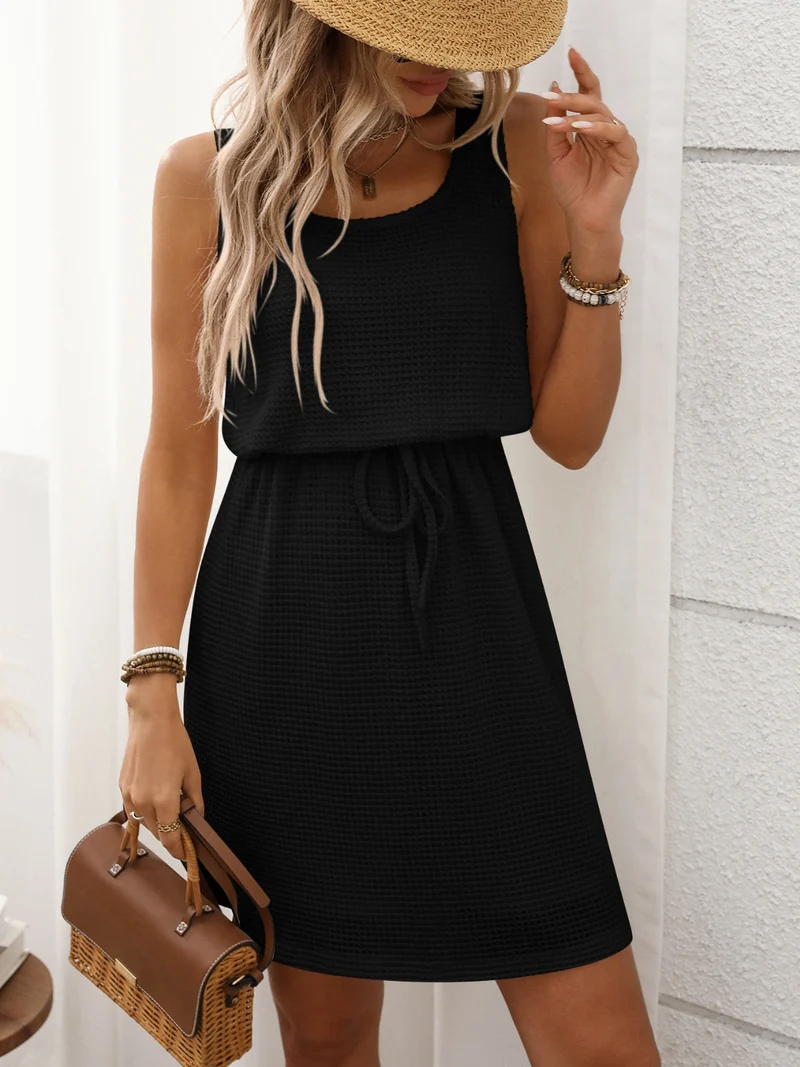 Robe mini-débardeur en tricot gaufré avec cordon de serrage