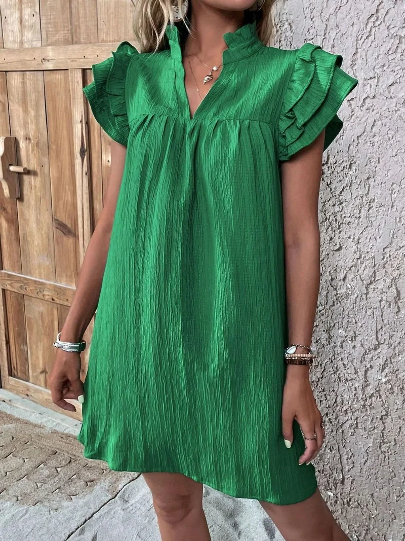 Mini-robe à volants et manches courtes crantées