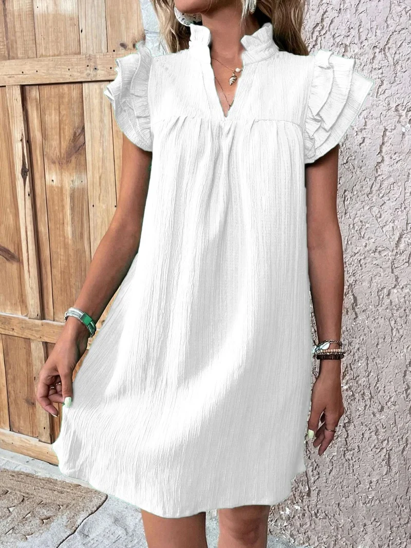 Mini-robe à volants et manches courtes crantées