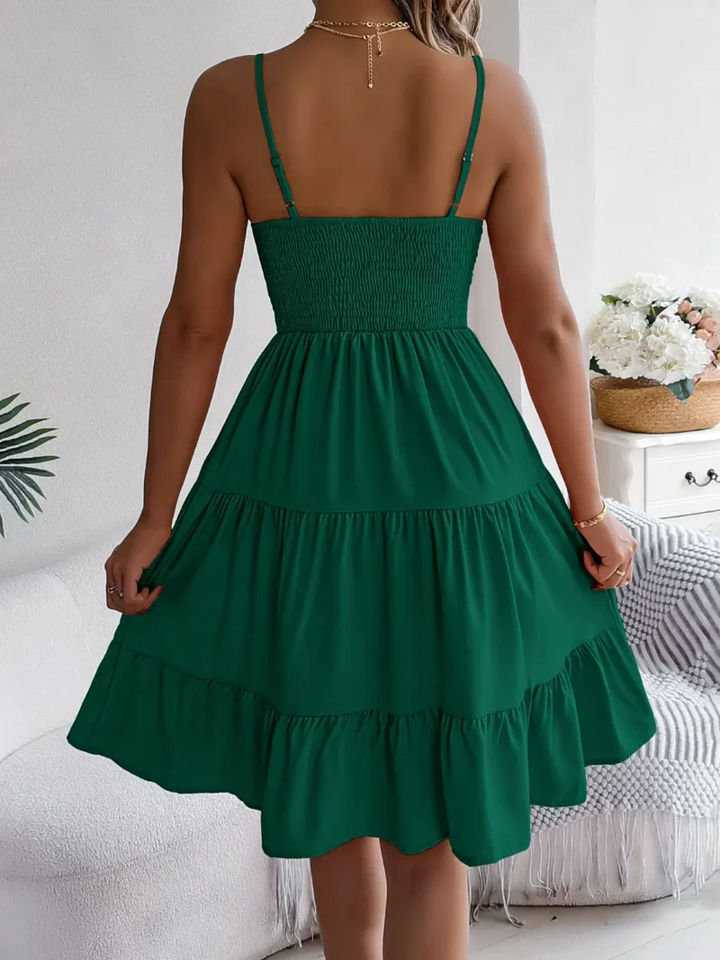 Robe camisole à volants et dos froncé