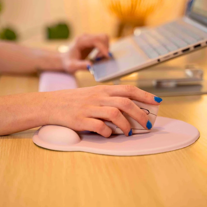 Tapis de souris ergonomique et coussin clavier 2-en-1