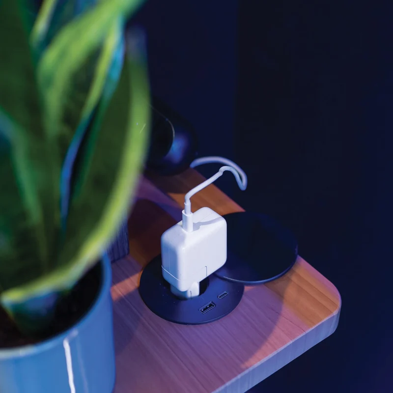 Prise de bureau encastrable avec USB-C et USB-A