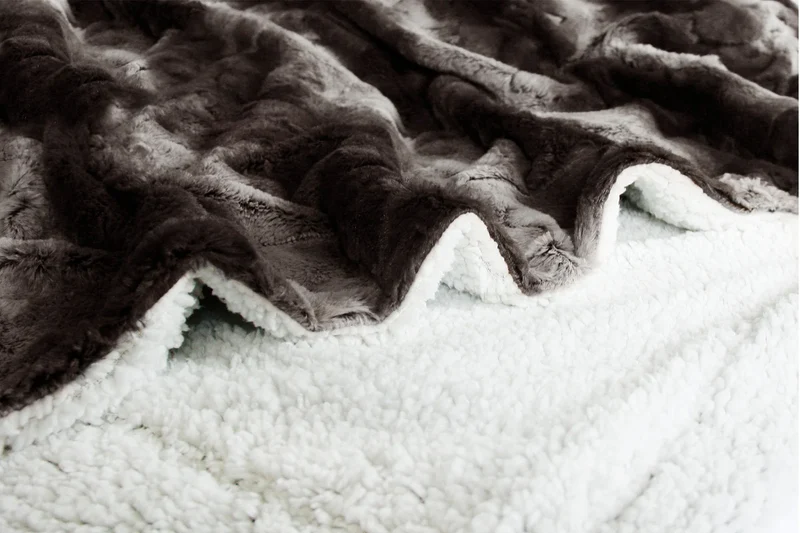 Couverture fausse fourrure