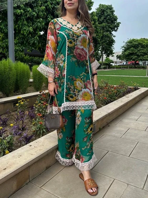 Elegant Floral Print Lace-Hem Wide-Leg Pants