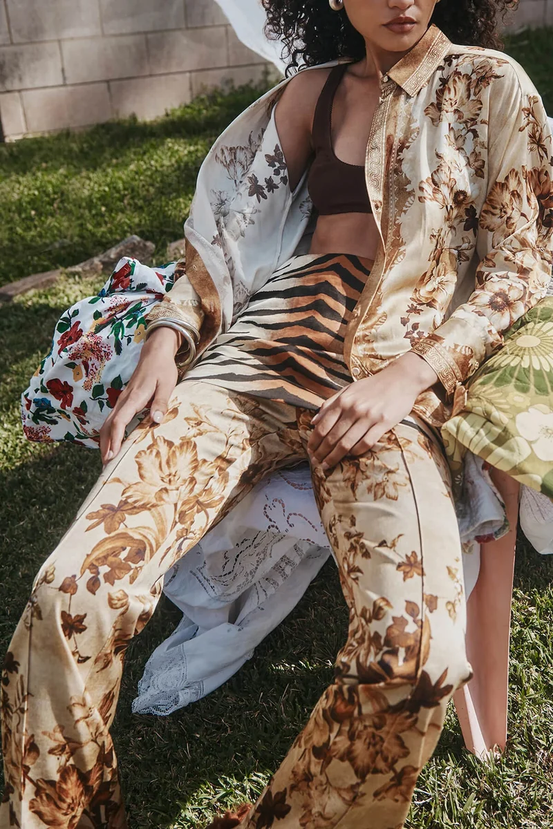 Unique Modern Floral Print Loose-Fitting Button-Down Shirt