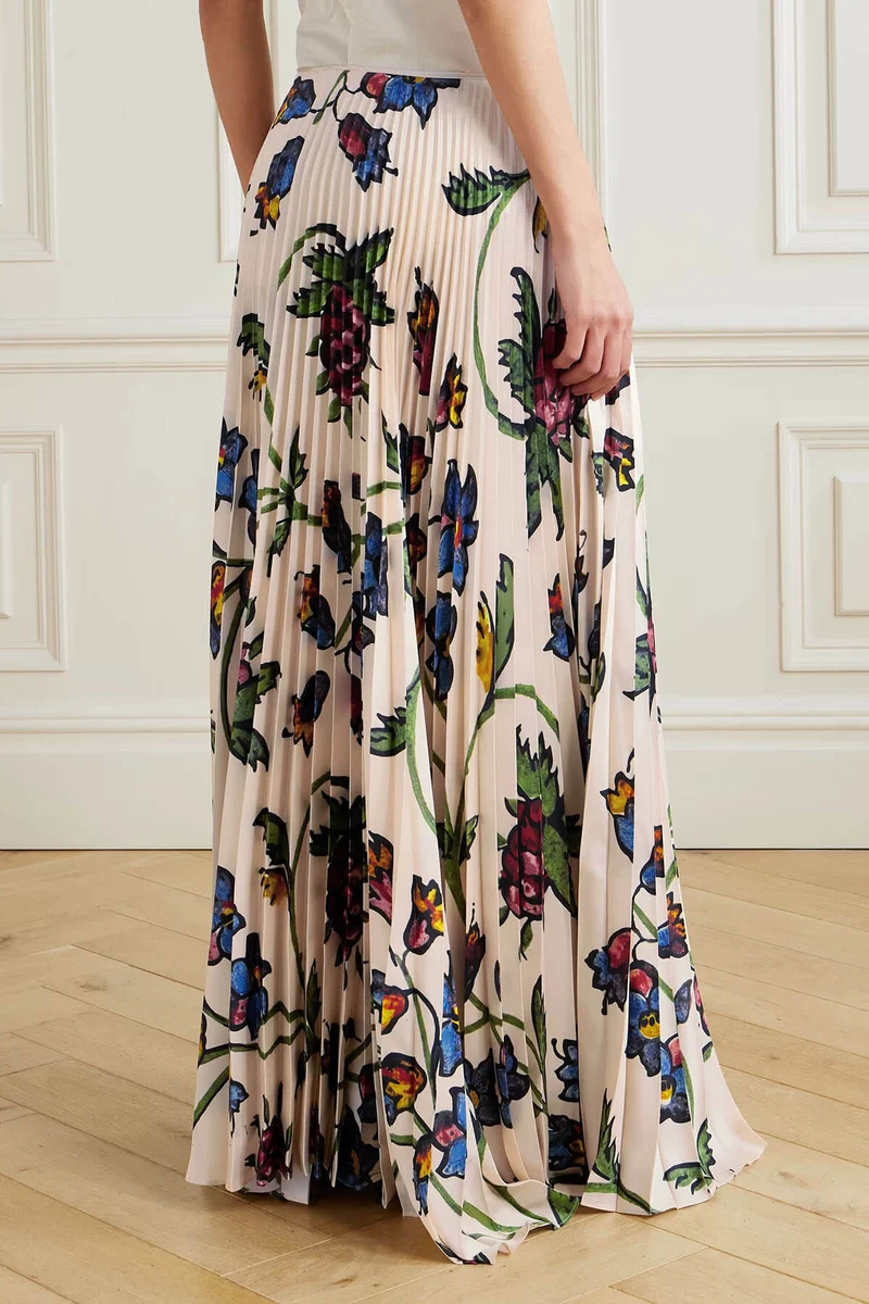 Exquisite Backless Camisole Top and Pleated Printed Satin Twill Skirt Set