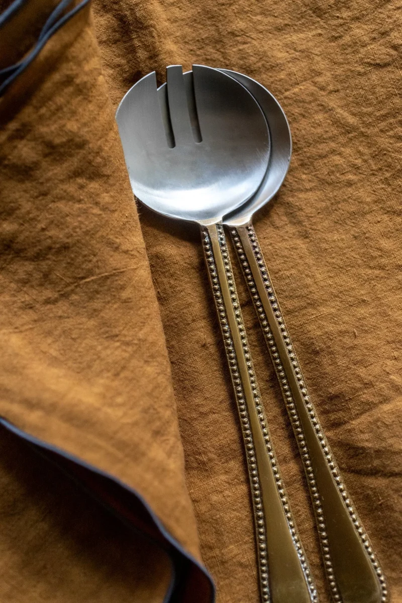 Couverts de service Motee